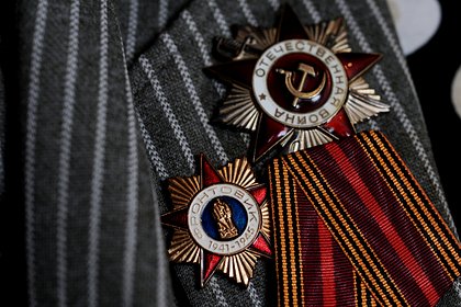 Портреты фронтовиков на улицах российского города оживили с помощью ИИ