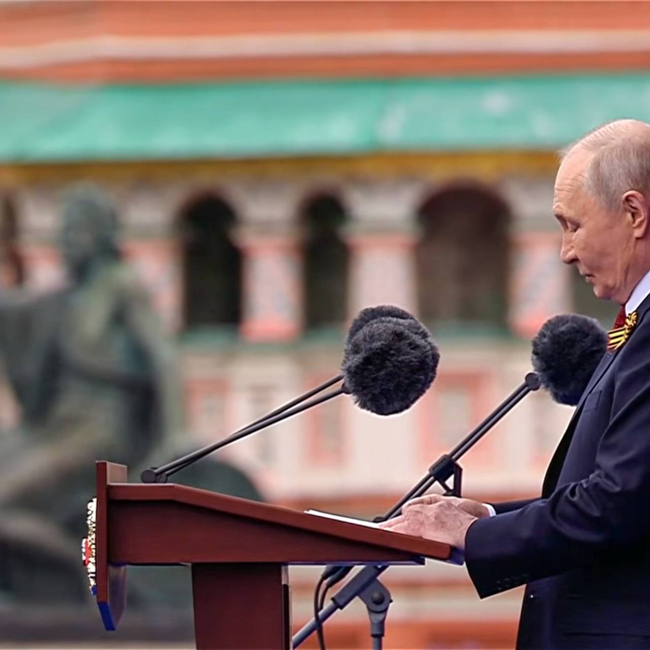 Путин объявил минуту молчания в память о погибших в Великой Отечественной войне