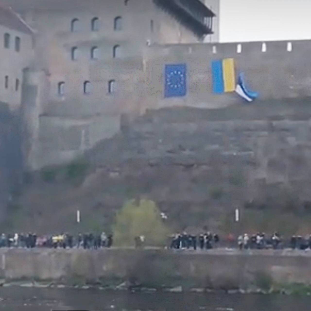 Эстонцы послушали концерт в Ивангороде