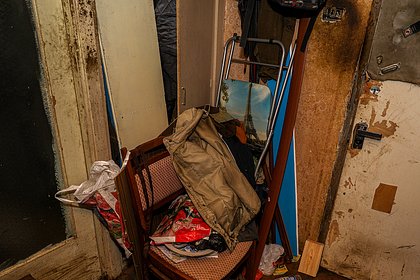 В российском городе начали проверку после обнаружения детей в заваленной мусором квартире