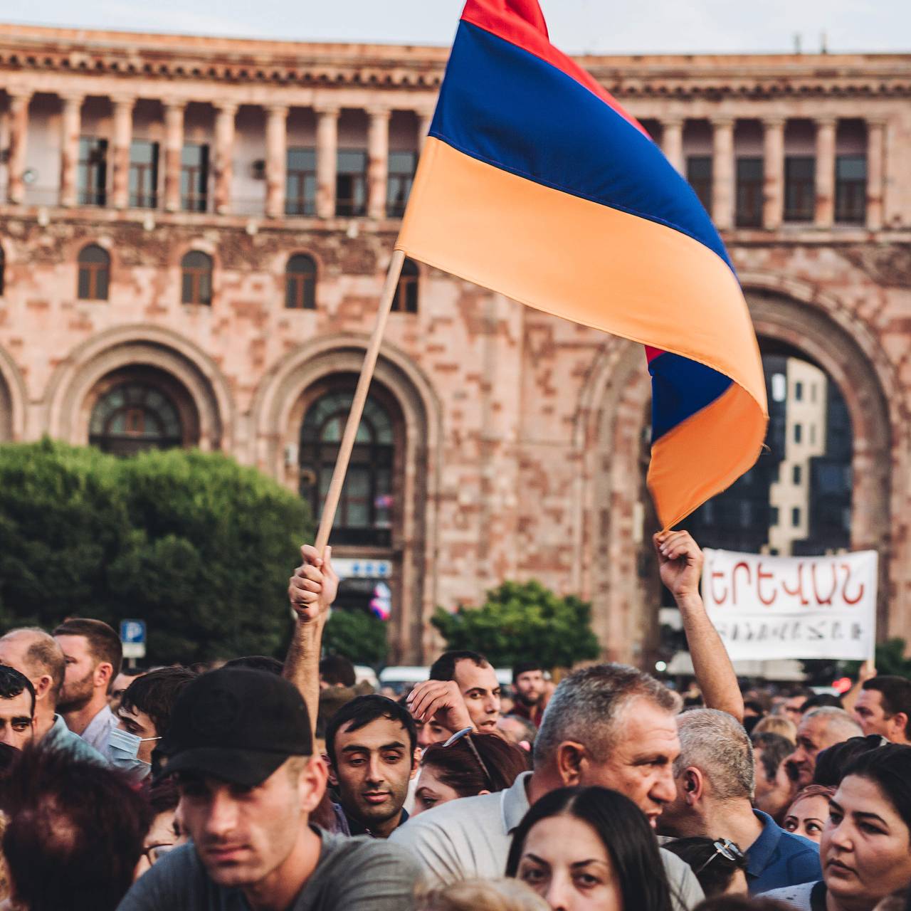 https://icdn.lenta.ru/images/2026/05/10/14/20260510142132929/square_1280_cdc105672bdd1a497628f568a29ecf02.jpg