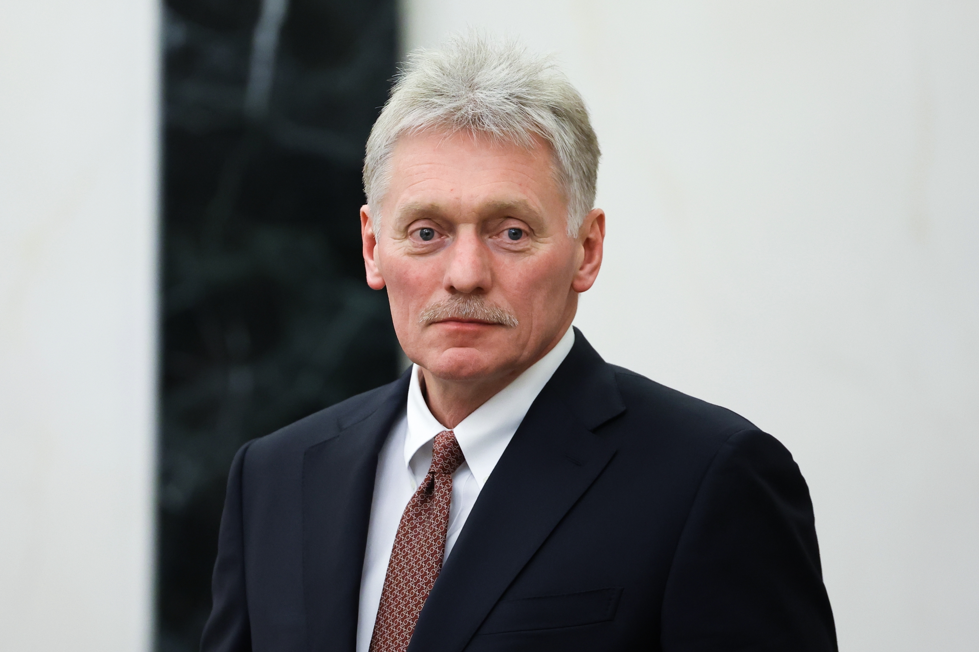 Песков&nbsp; высказался о ледовом шоу жены словами «час сидел и рыдал»