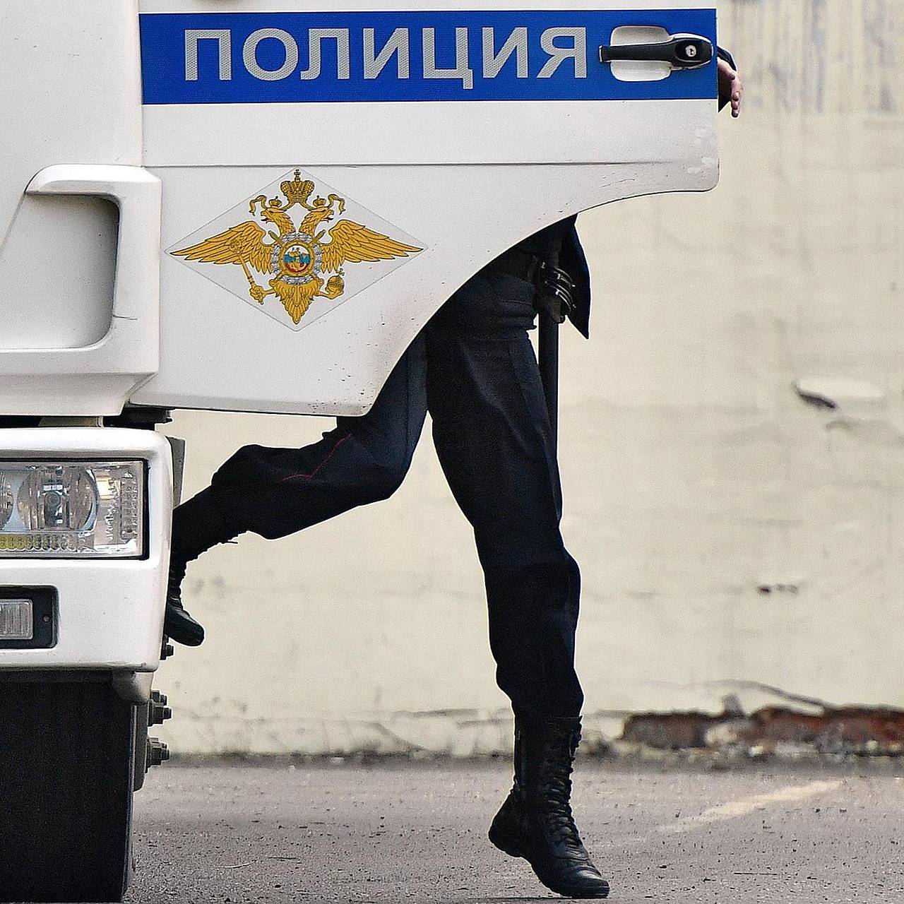 В российском регионе макет меча с репетиции в лесу стал частью уголовного дела