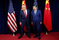 Трамп летит в Пекин на переговоры с Си Цзиньпином. Как они связаны с Украиной и чем может пригрозить Китаю президент США? 