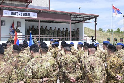 Сербия принимает учения НАТО впервые после бомбардировок 1999 года. Почему власти пошли на это и как отреагировали в России?