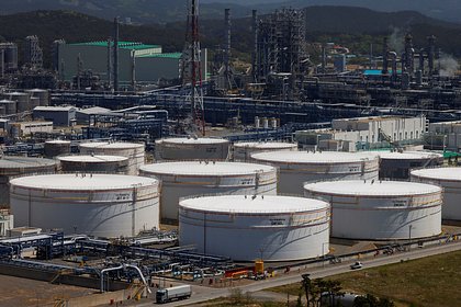 Нефтяной шок: мировые запасы тают рекордными темпами из-за иранского кризиса