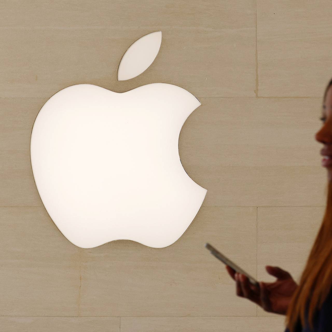 Секретные данные Apple украли
