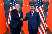 Трамп и Си Цзиньпин провели встречу за закрытыми дверями. Что они обсудили и о какой угрозе лидер Китая предупредил США? 