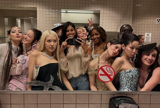 Звезды в туалете во время бала Met Gala