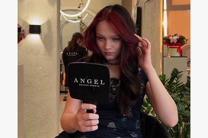 Визажистка перевоплотила первую встречную девушку из &laquo;альтушки&raquo; в &laquo;пикми&raquo;