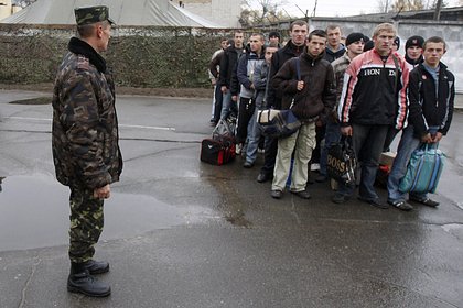 Жители украинского города прогнали сотрудников военкомата