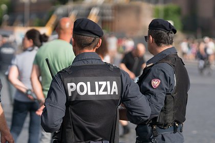 Автомобиль протаранил толпу людей в Италии