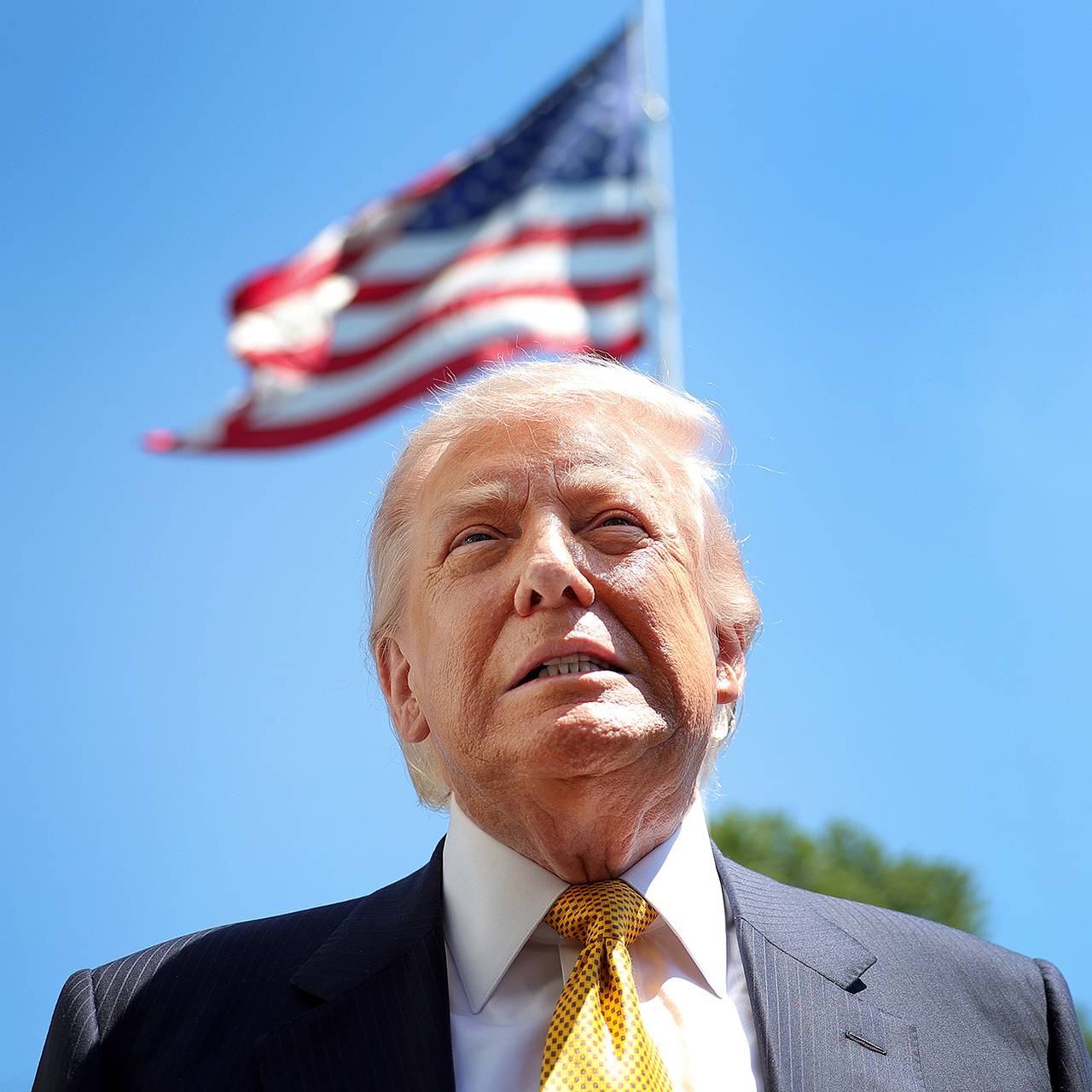 Трамп пригрозил уничтожить Иран