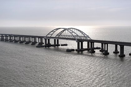 Движение по Крымскому мосту приостановили
