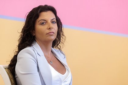 Симоньян сравнила Украину с резиновыми перчатками