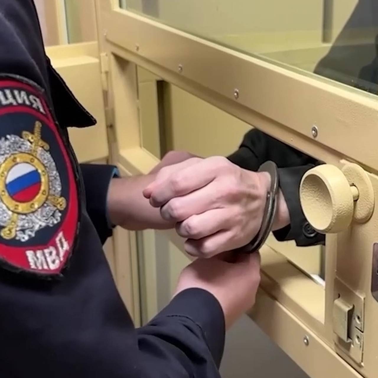 Оглашено решение для искромсавшего ножом российского школьника подростка