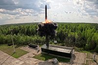 «Это крайняя, исключительная мера» США и Россия все чаще демонстрируют свое ядерное оружие. О чем это говорит?