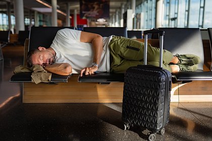 Люди массово едут в отпуск, чтобы просто поспать. Кто это придумал и сколько платят за такой тур?
