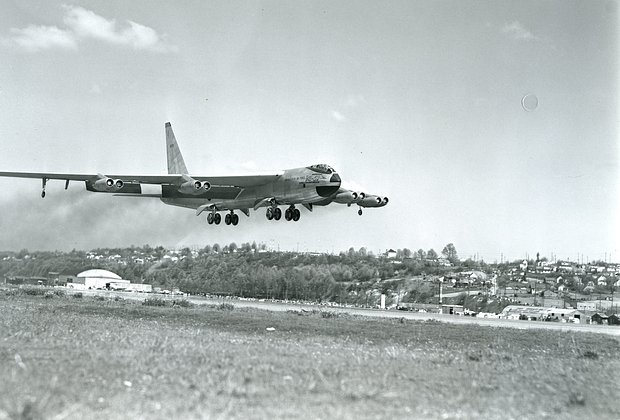 Первый полет B-52