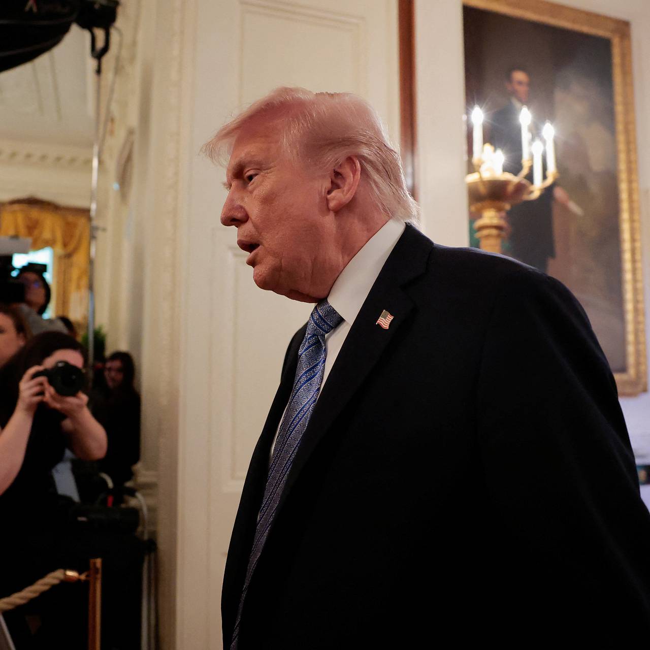 Трамп опубликовал карту Ирана с флагом США на фоне сообщений о подготовке удара