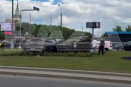 Перевернутая после ДТП машина российского футболиста попала на видео