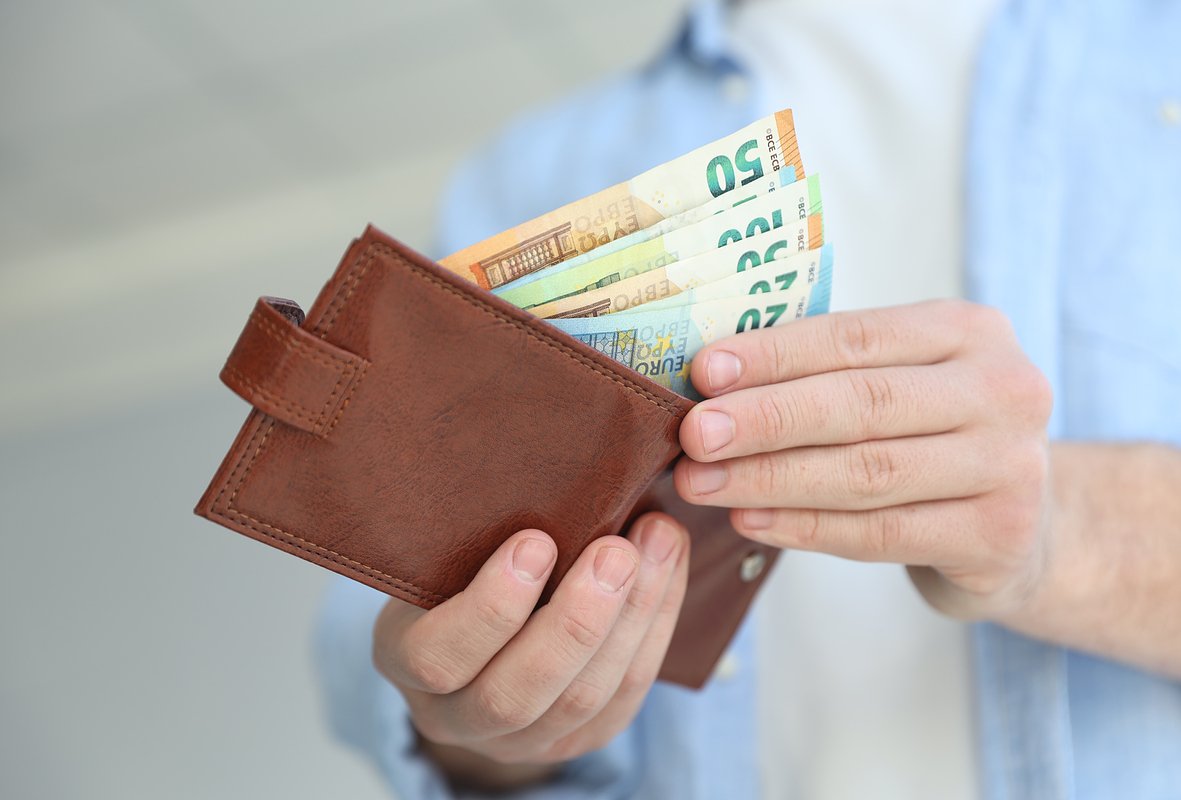 Не забудьте оплатить консульский и сервисный сборы