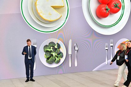 Названа стоимость обеда на ПМЭФ в 2026 году