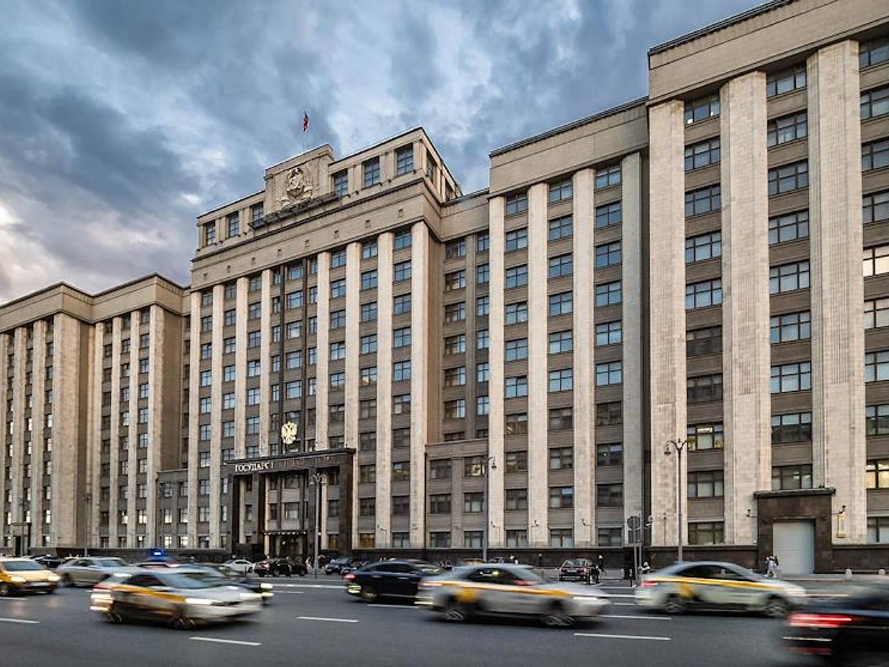 В России начали принимать заявления на новую семейную выплату0