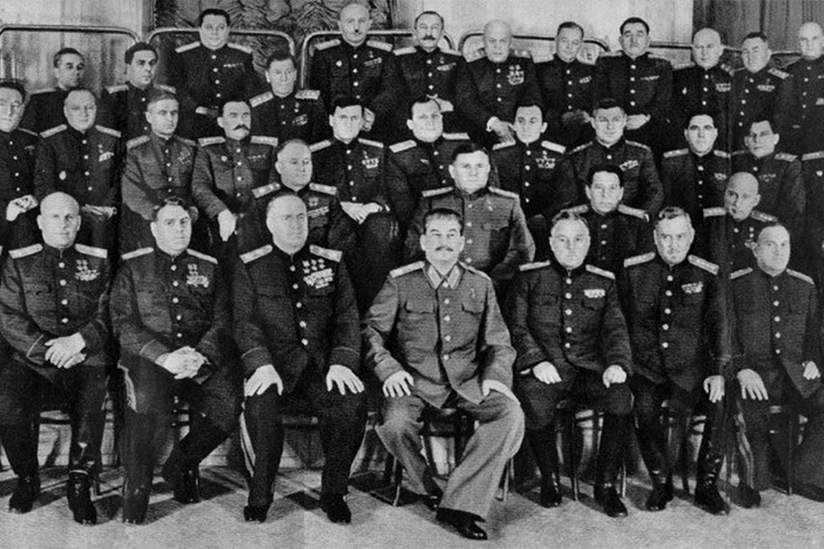 Иосиф Сталин с маршалами, генералами, адмиралами и членами Верховного Совета СССР, 1945 год