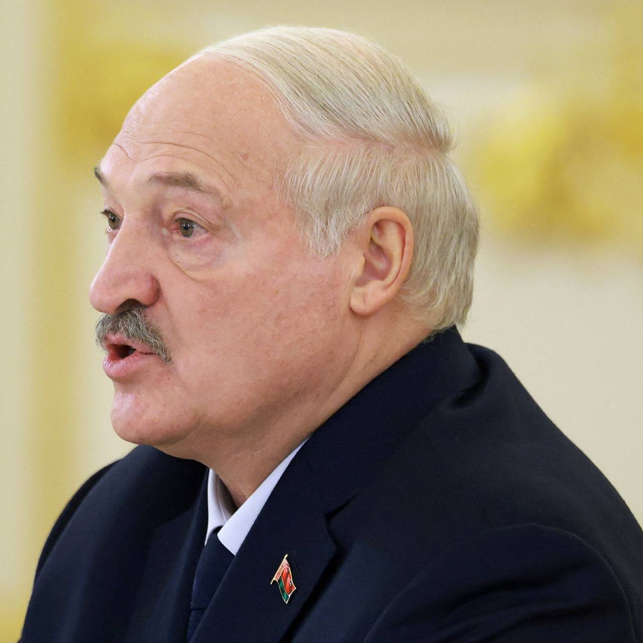 Лукашенко анонсировал визит доверенного лица Макрона