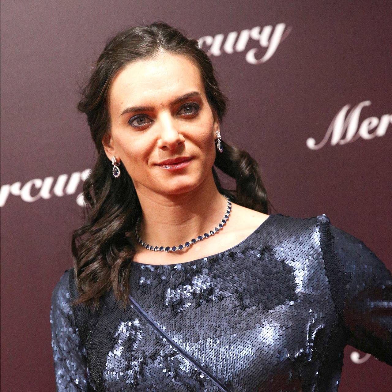 Двукратный олимпийский чемпион обвинил Исинбаеву в побеге из страны