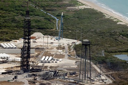 Взрыв тяжелой сильно повредил космодром в США