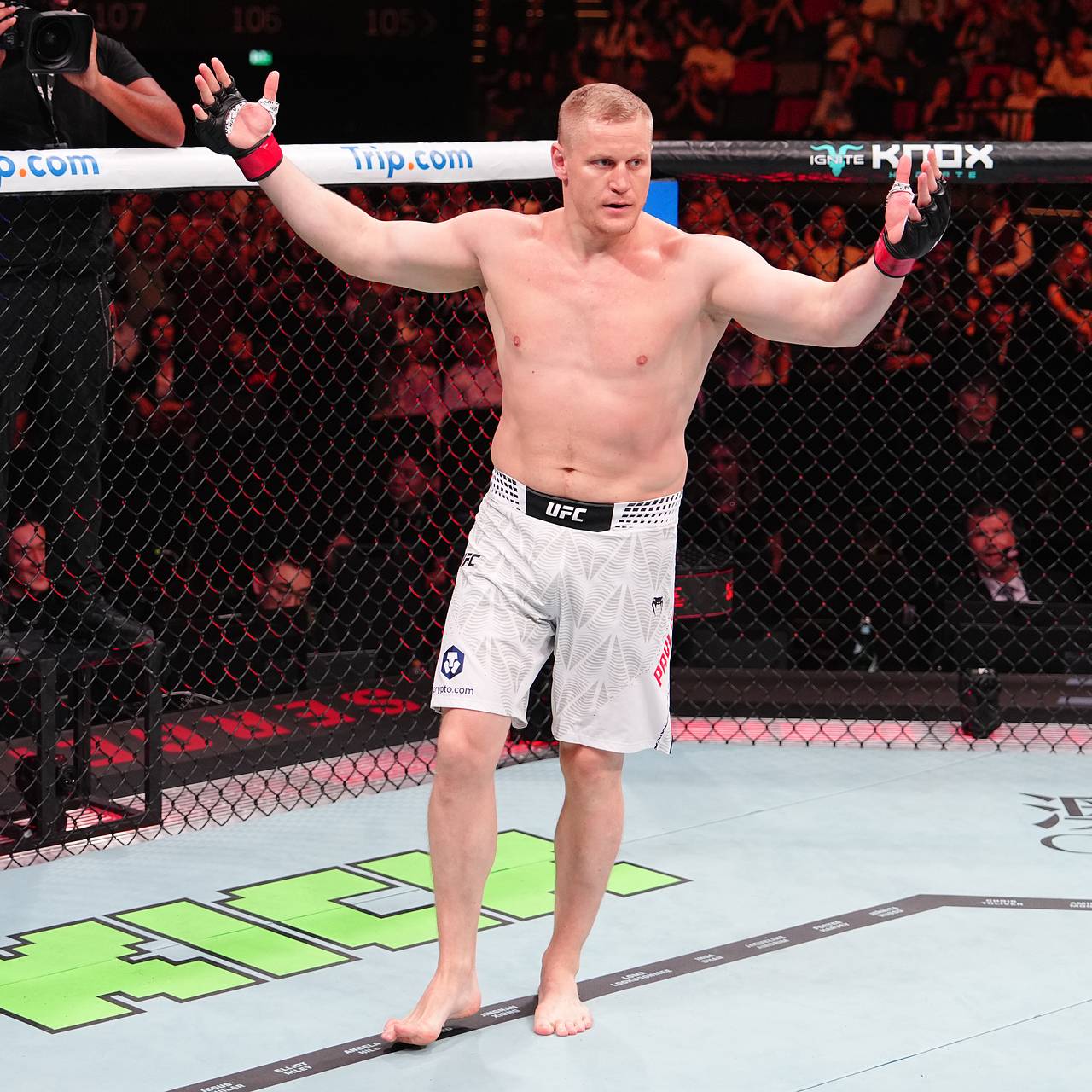 Россиянин нокаутировал соперника за 40 секунд на турнире UFC