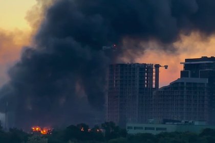 Киев окутало дымом после массированной ракетной атаки