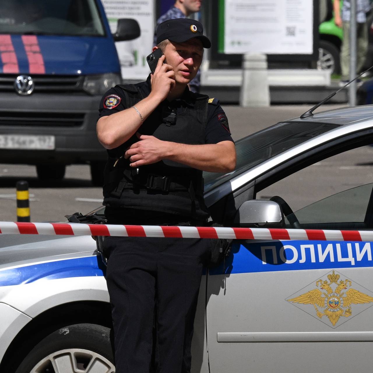 Дрон ВСУ упал на территории ТЦ в столице российского региона