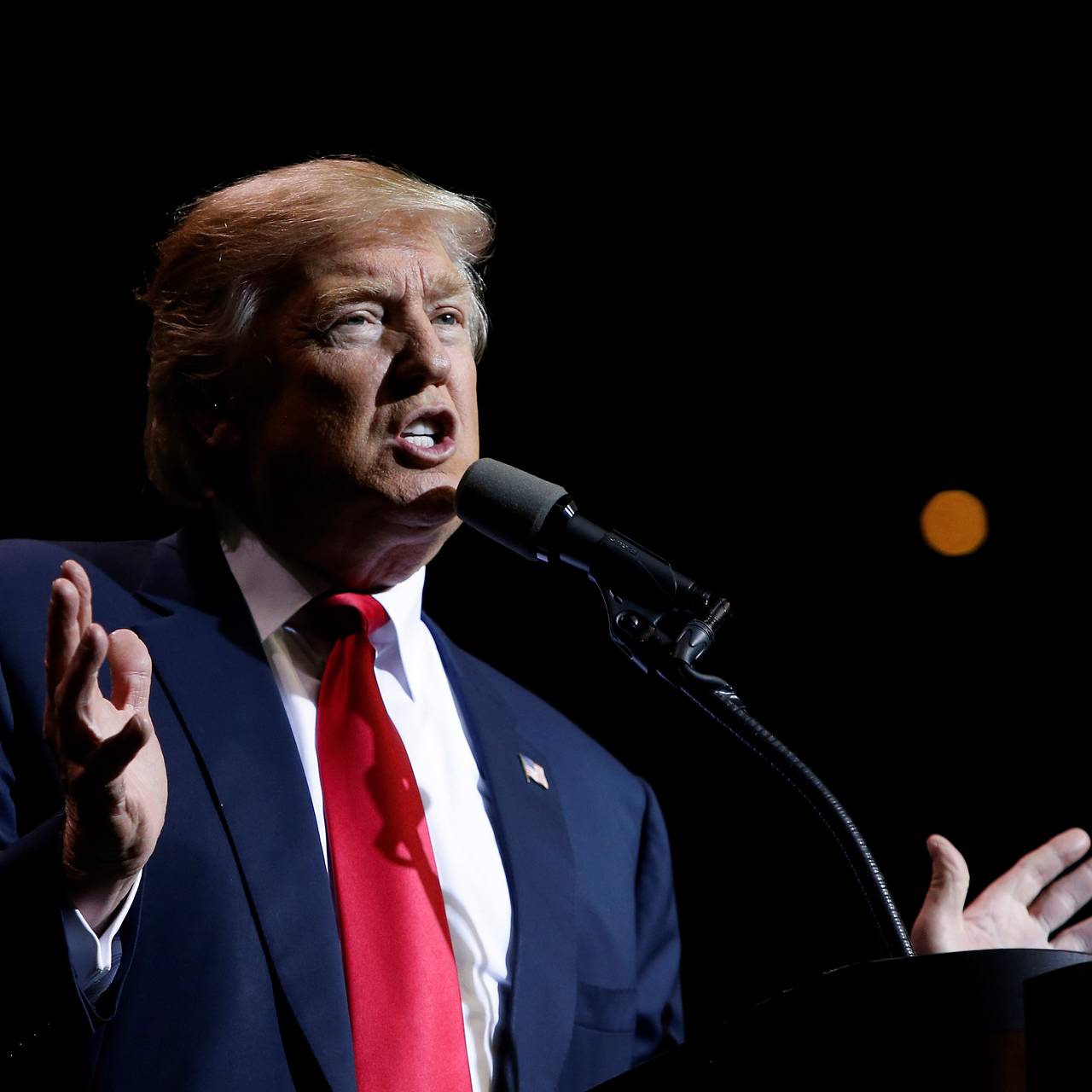Трамп захотел обложить новыми пошлинами 60 стран