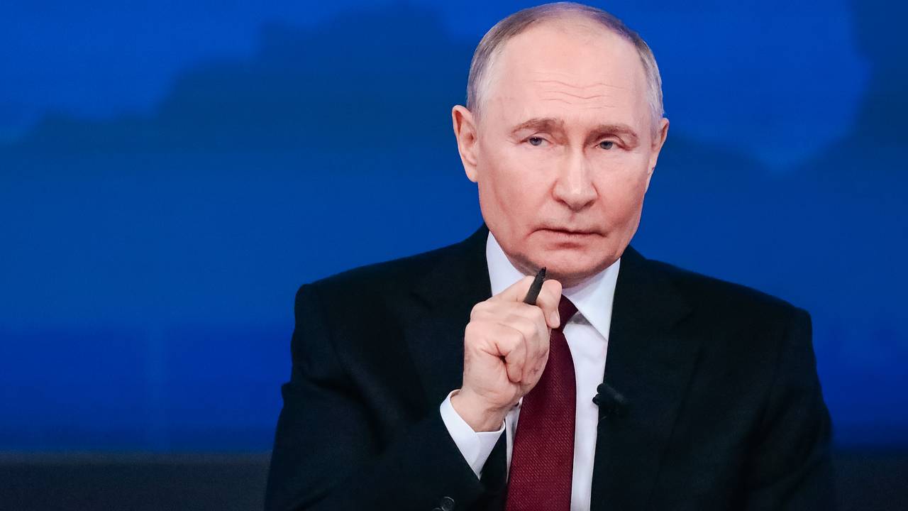 https://icdn.lenta.ru/images/2026/06/04/22/20260604222449946/wide_16_9_cf8612ff7ae770039fa9dc28f2ae6d01.jpg