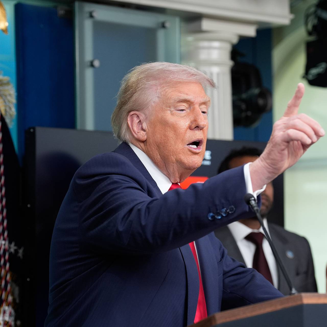 Трамп отреагировал на предложение Зеленского о встрече с Путиным