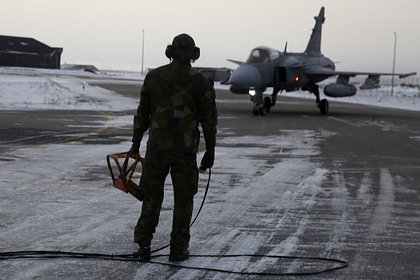 Швеция отправит сотни военных в граничащую с Россией страну