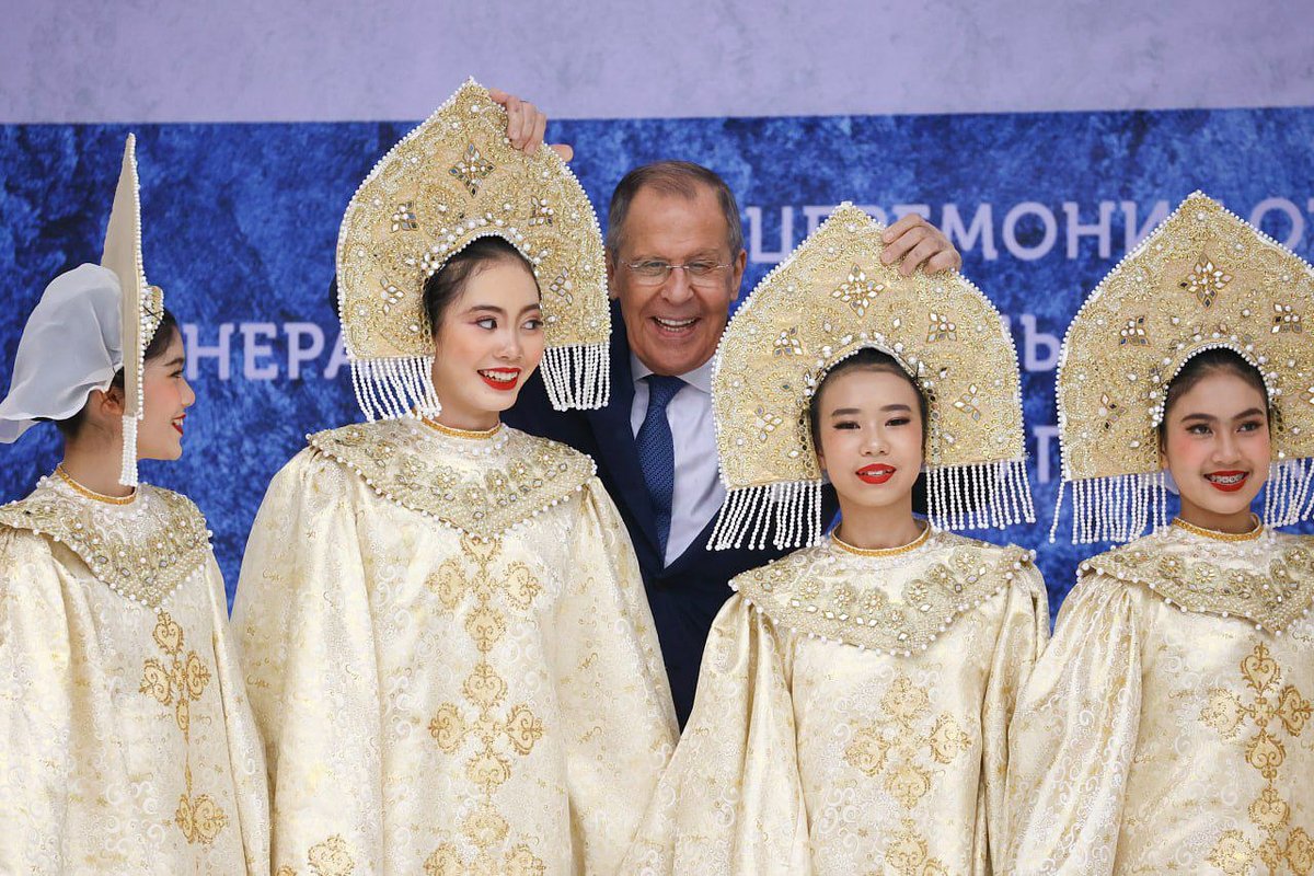 Сергей Лавров принимает участие в церемонии открытия Генконсульства России на Пхукете