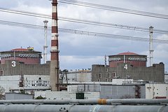 Вид на энергоблоки Запорожской АЭС