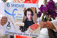 В День русского языка вспоминают Пушкина и его вклад в литературный язык. Почему русский язык называют духовной ценностью?