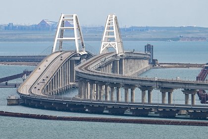 Движение транспорта на Крымском мосту приостановлено