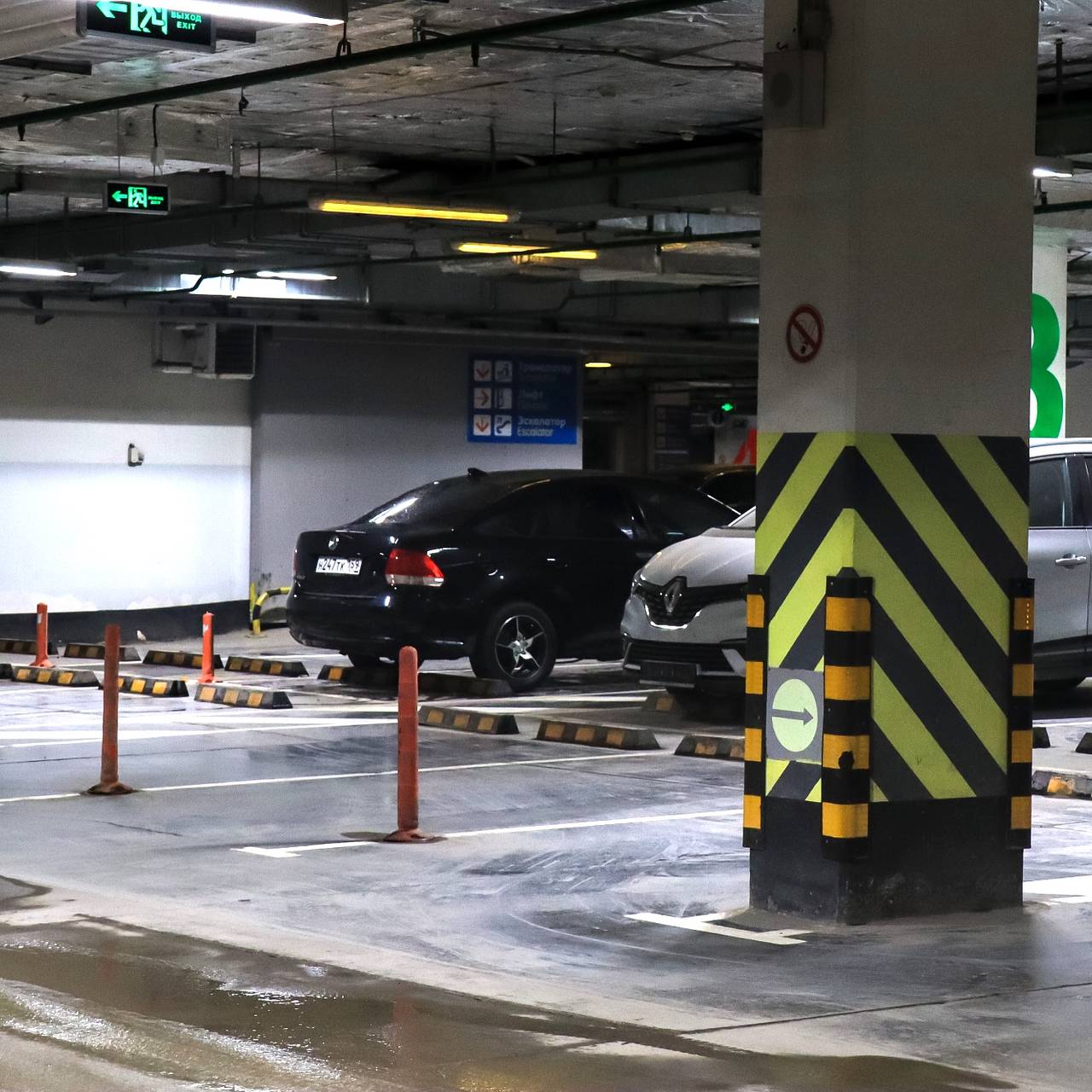 Машино-места в новостройках Москвы за год подорожали почти в 1,5 раза