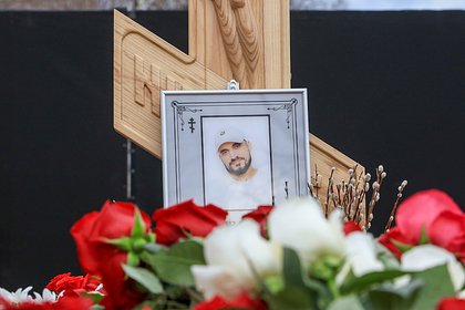 На могиле Паши Техника установили бронзовый памятник