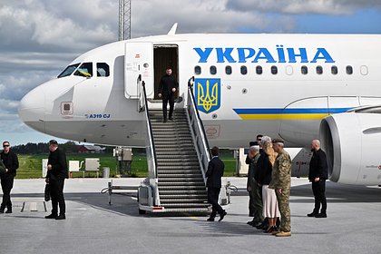 Зеленский отказался лететь через Польшу после скандала