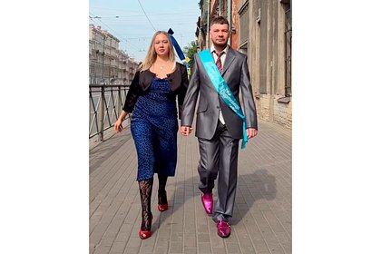 Гости показали образы на свадьбу в стиле «Горько!» и порадов