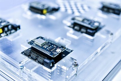 Продажи чипов по всему миру взлетели почти вдвое
