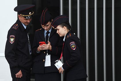 Уличный стендап полицейских на ПМЭФ оценили в МВД
