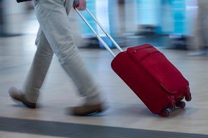 Украинцы начали массово покидать европейскую стран